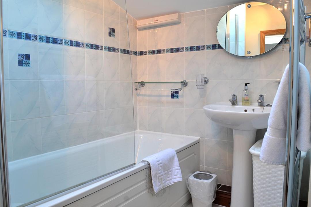 Petrock Holiday Cottages Newton Saint Petrock Esterno foto